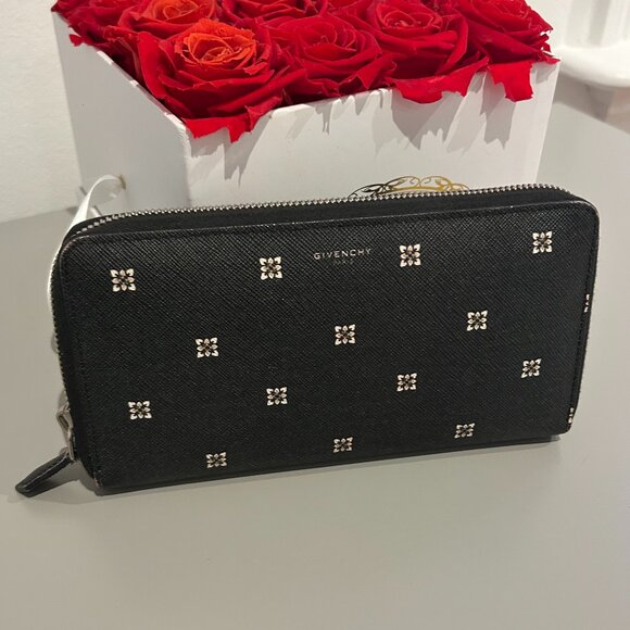 GIVENCHY Iconic Leather Zip Long Wallet Black - Picture 1 of 4
